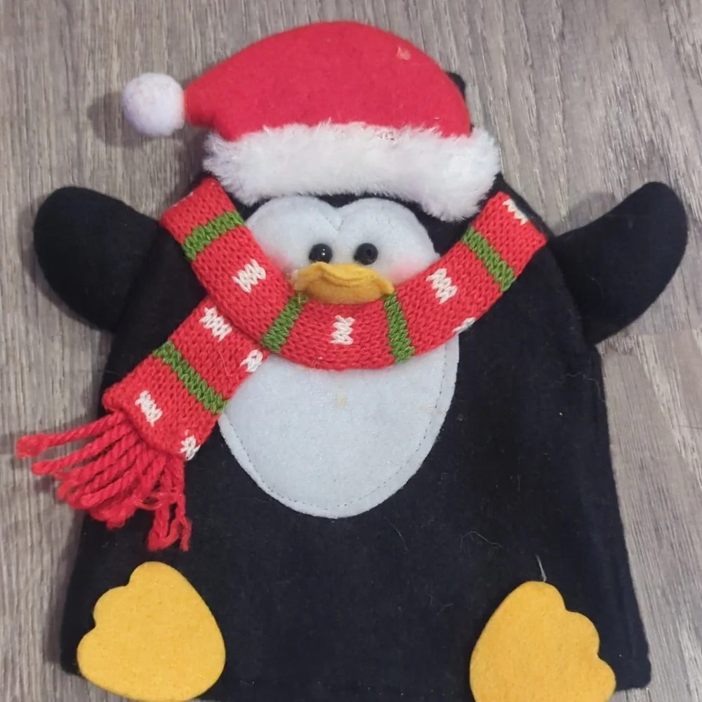 Pier 1 Imports Christmas Penguin Wine Gift Set NWT